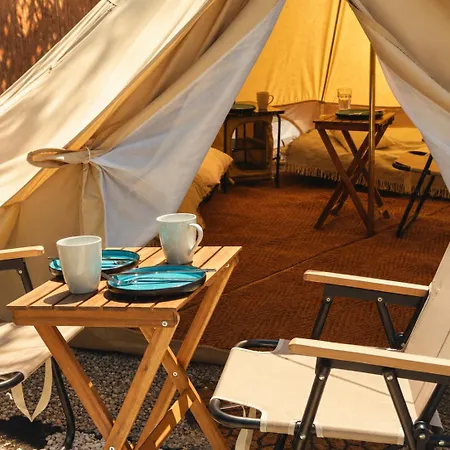 Luxury tent Glamping- Einzigartiges Zelten Im Ruhigen Garten Umgeben Von Obstbaeumen