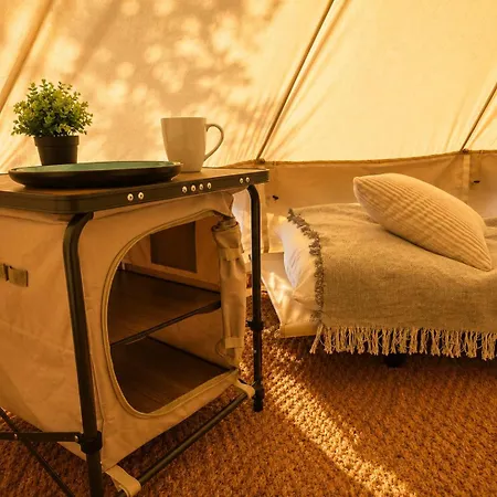 Glamping- Einzigartiges Zelten Im Ruhigen Garten Umgeben Von Obstbaeumen Luxury tent
